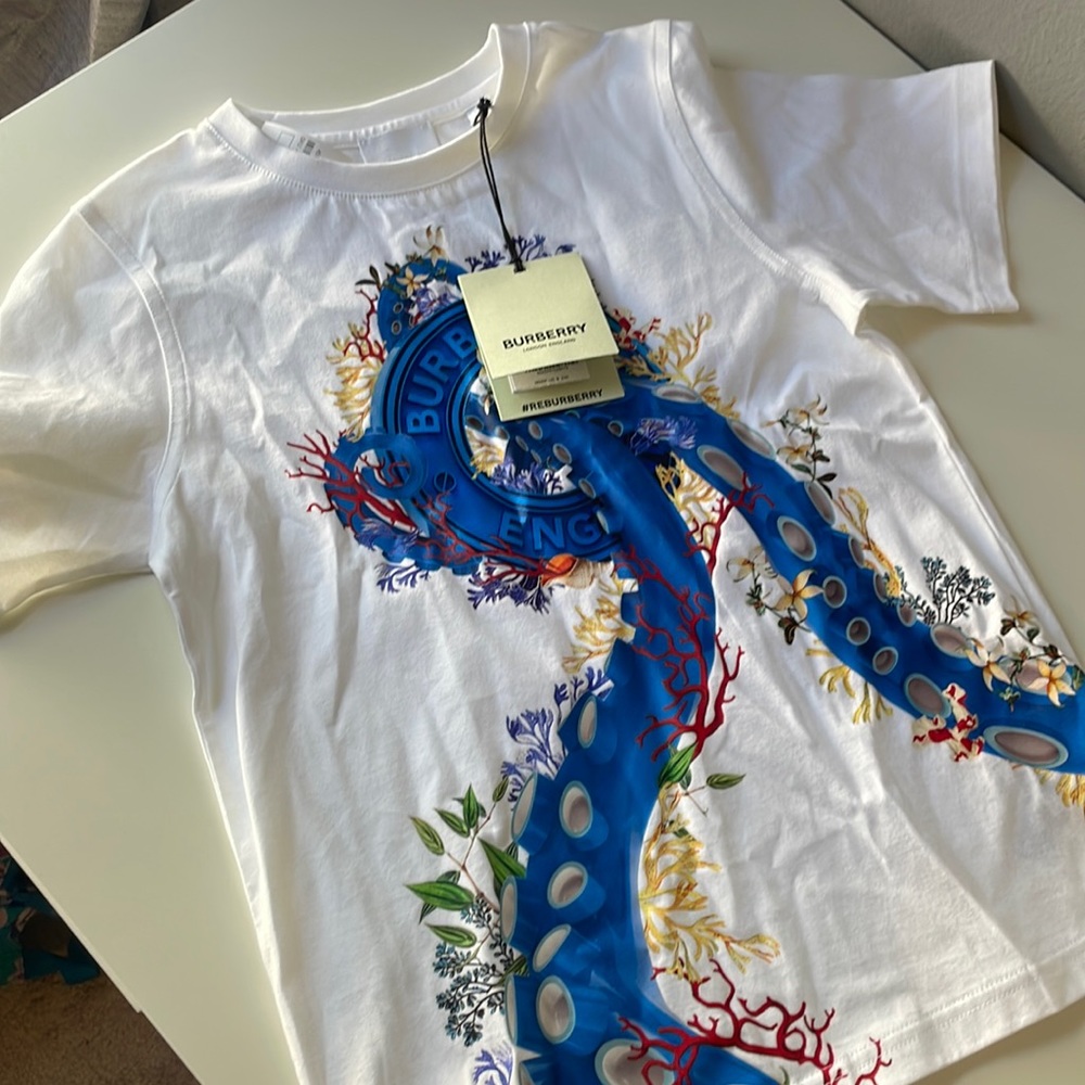 NWT Burberry tee